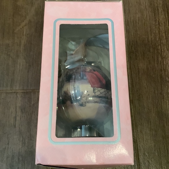New in box;never opened 1997 Holiday Barbie 4” Decoupage Ornament included stand - Picture 5 of 12